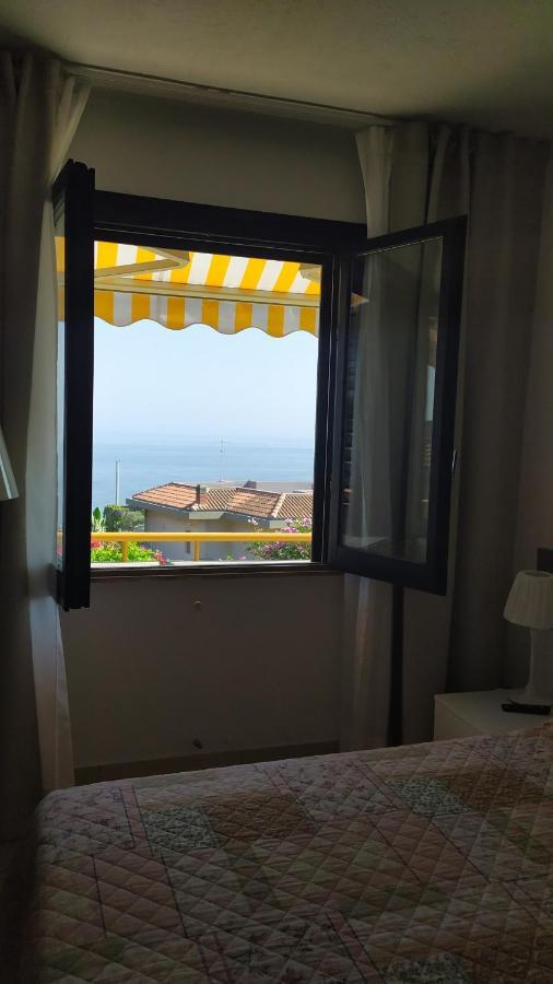 아치카스텔로 Nero Basalto Azzurro Mare B&B 외부 사진