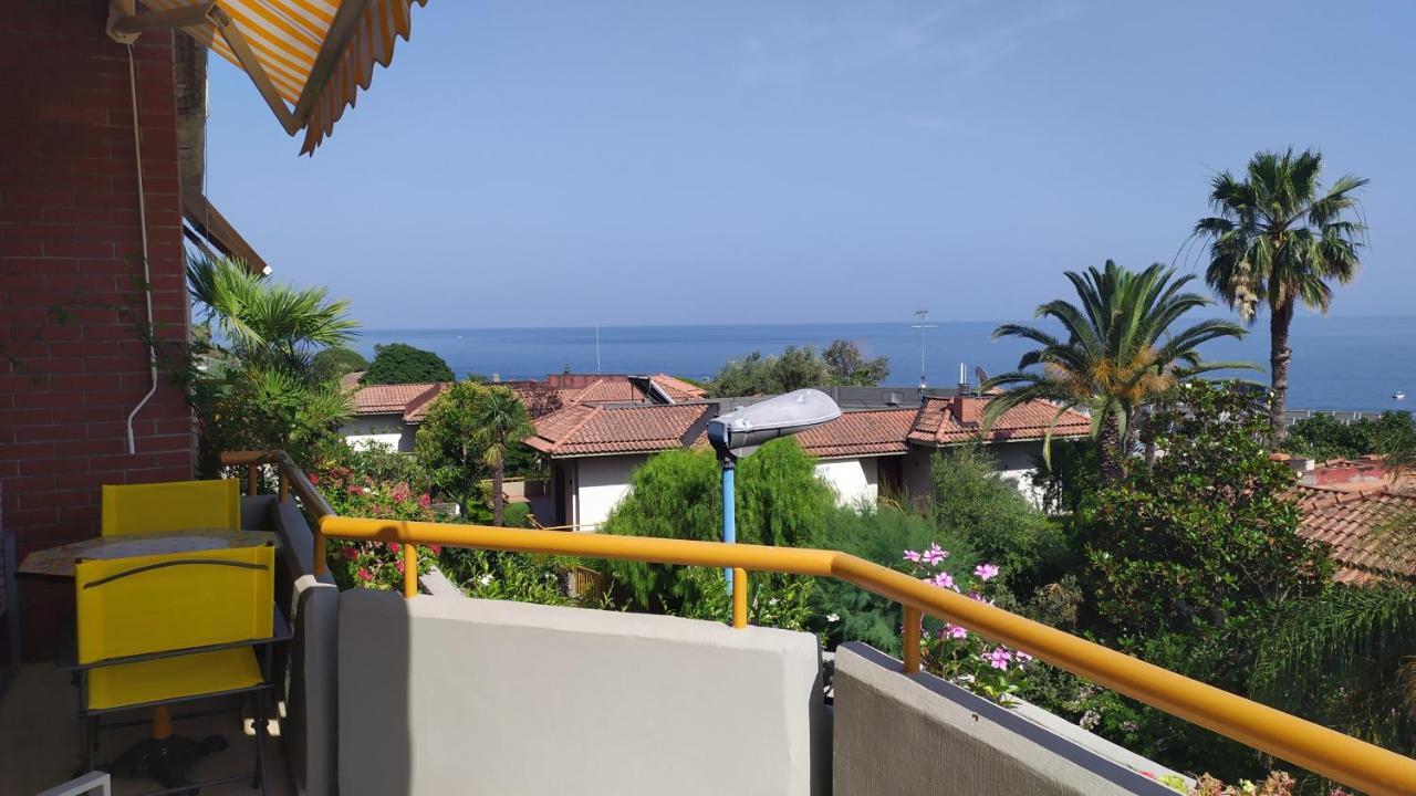 아치카스텔로 Nero Basalto Azzurro Mare B&B 외부 사진