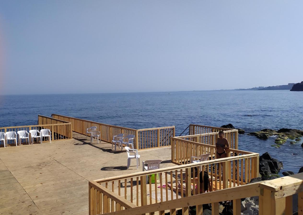 아치카스텔로 Nero Basalto Azzurro Mare B&B 외부 사진